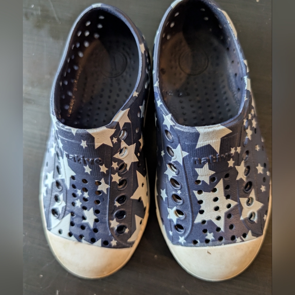 Box#28 ♨️ 5 For $35 ♨️ Native Kids Water Shoes - Navy and White Star Pattern